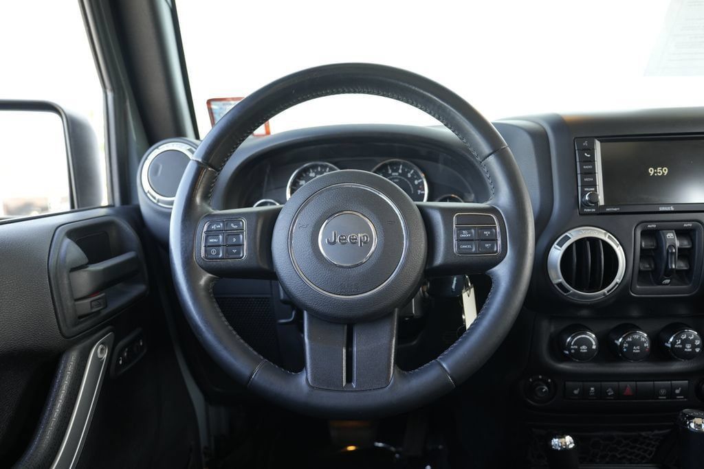 Used 2015 Jeep Wrangler Unlimited Sahara w/ Connectivity Group AWD/4WD image 42