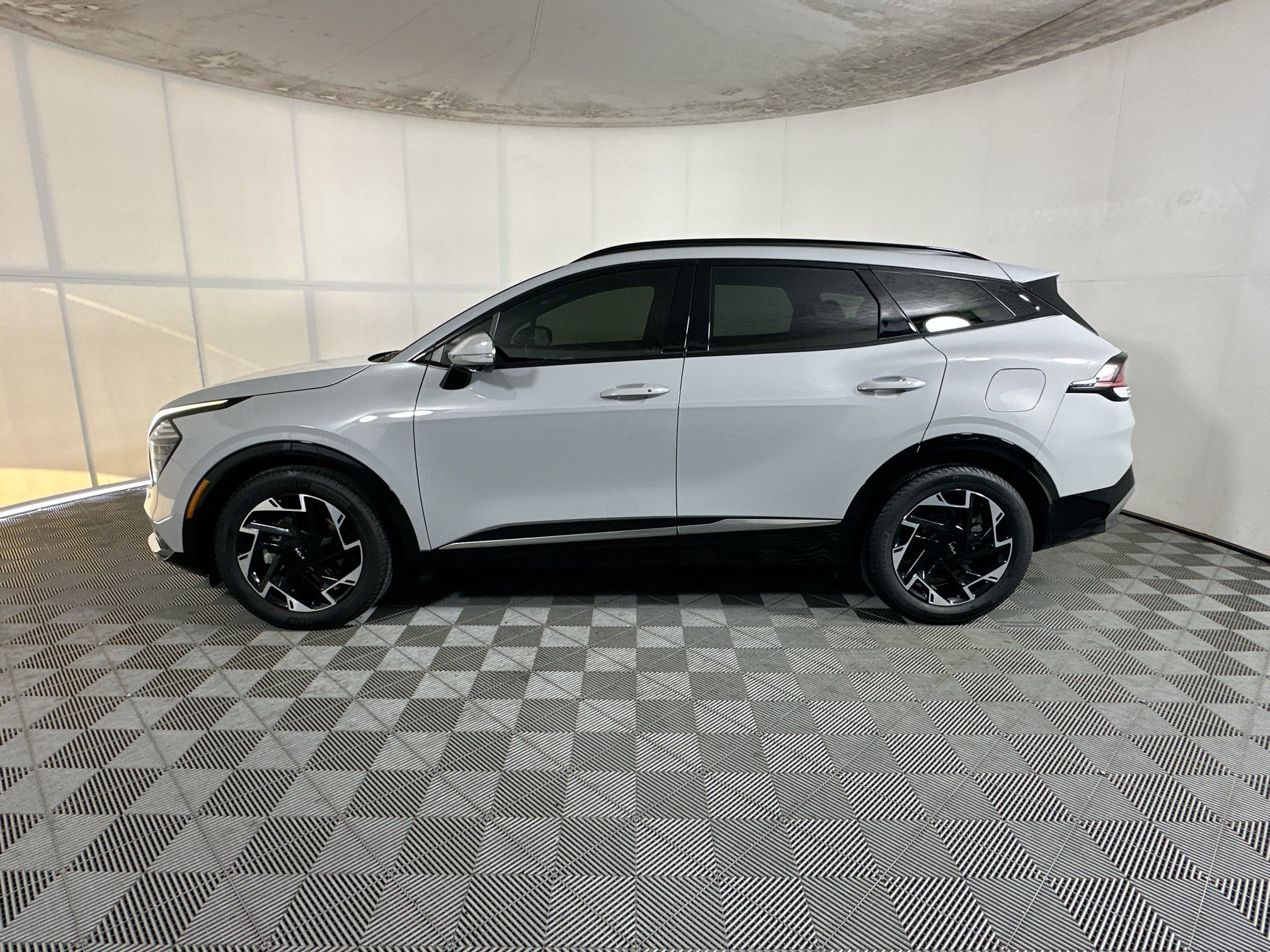 Used 2025 Kia Sportage SX FWD image 6