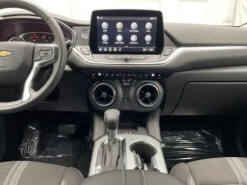 Used 2025 Chevrolet Blazer LT w/ Convenience Package image 32