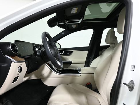Used 2023 Mercedes-Benz C 300 4MATIC Sedan image 3