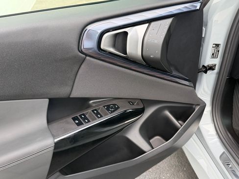 Used 2026 BMW X3 xDrive30 w/ Premium Package image 12