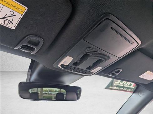 Used 2025 Honda Pilot TrailSport image 22