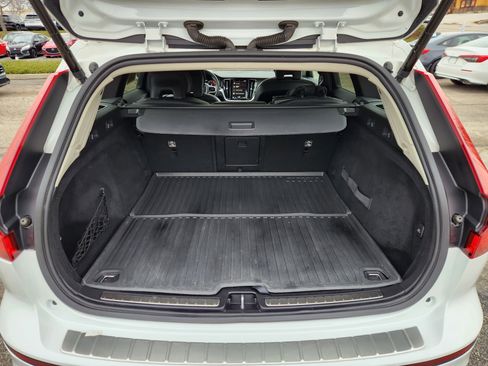 Used 2020 Volvo V60 T5 Cross Country w/ Protection Package Premier image 20