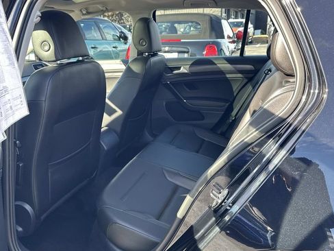 Used 2021 Volkswagen Golf 4-Door image 26