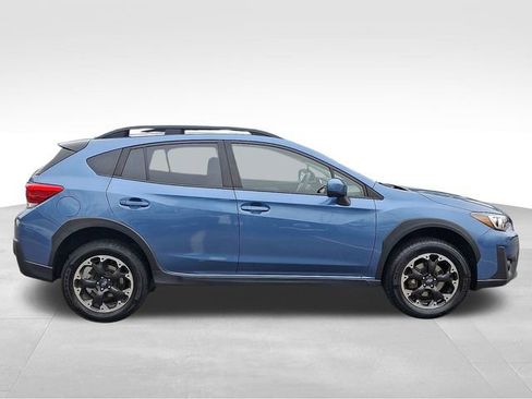 Used 2022 Subaru Crosstrek 2.0i Premium image 7