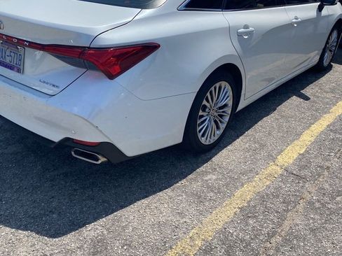 Used 2020 Toyota Avalon Limited w/ Advanced Safety Package FWD image 3