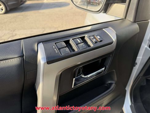 Used 2024 Toyota 4Runner SR5 AWD/4WD image 21