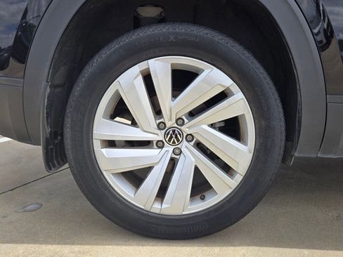 Used 2022 Volkswagen Atlas Cross Sport SE w/ Panoramic Sunroof Package FWD image 21