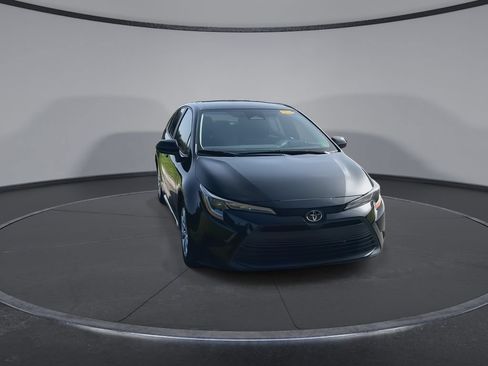 Used 2024 Toyota Corolla LE FWD image 3