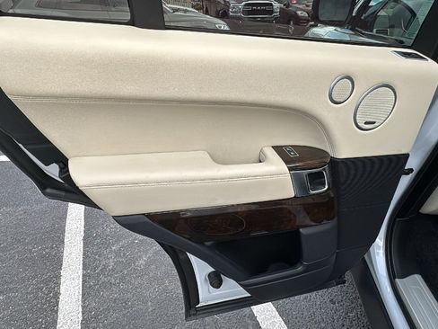 Used 2016 Land Rover Range Rover Supercharged image 14