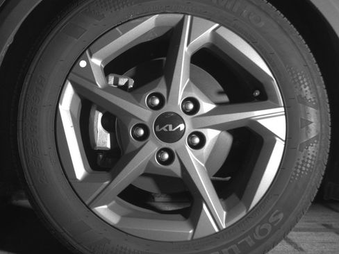 Used 2025 Kia K4 LXS image 12