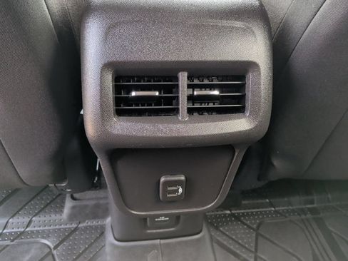 Used 2022 Chevrolet Equinox LT FWD image 38