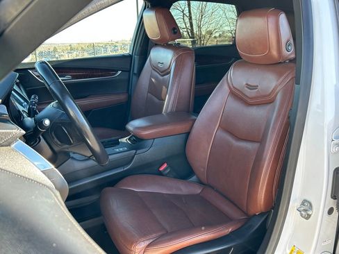 Used 2019 Cadillac XT5 Luxury image 16