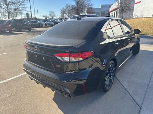 Used 2021 Toyota Corolla SE image 3