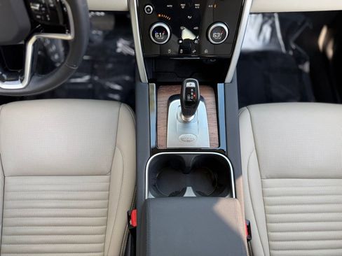 Used 2023 Land Rover Discovery Sport S image 47