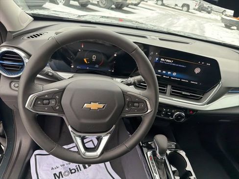 New 2026 Chevrolet Trax LT w/ Sunroof Package image 2