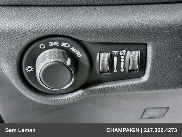 New 2027 Chrysler Pacifica Select AWD/4WD image 10
