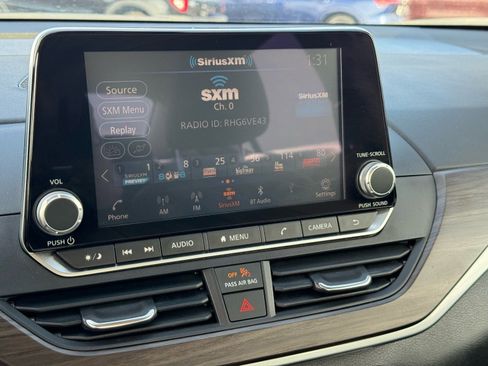 Used 2024 Nissan Altima 2.5 SV image 28