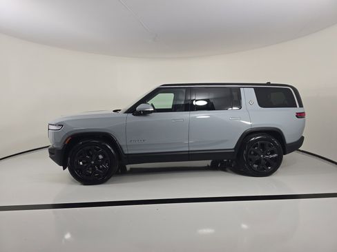 Used 2024 Rivian R1S Adventure image 2