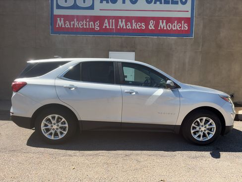 Used 2021 Chevrolet Equinox LT w/ LPO, Cargo Package AWD/4WD image 4