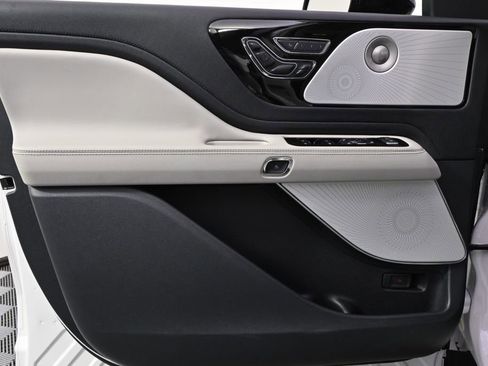 New 2026 Lincoln Aviator Reserve AWD/4WD image 23