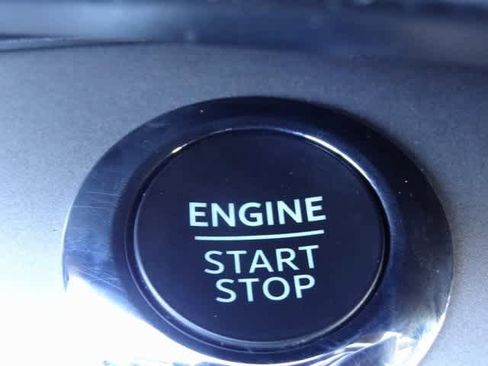 Certified 2022 Ford Explorer XLT w/ Equipment Group 202A image 28