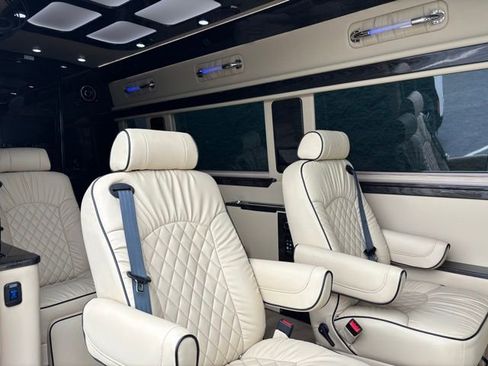 Used 2021 Mercedes-Benz Sprinter 3500 image 42