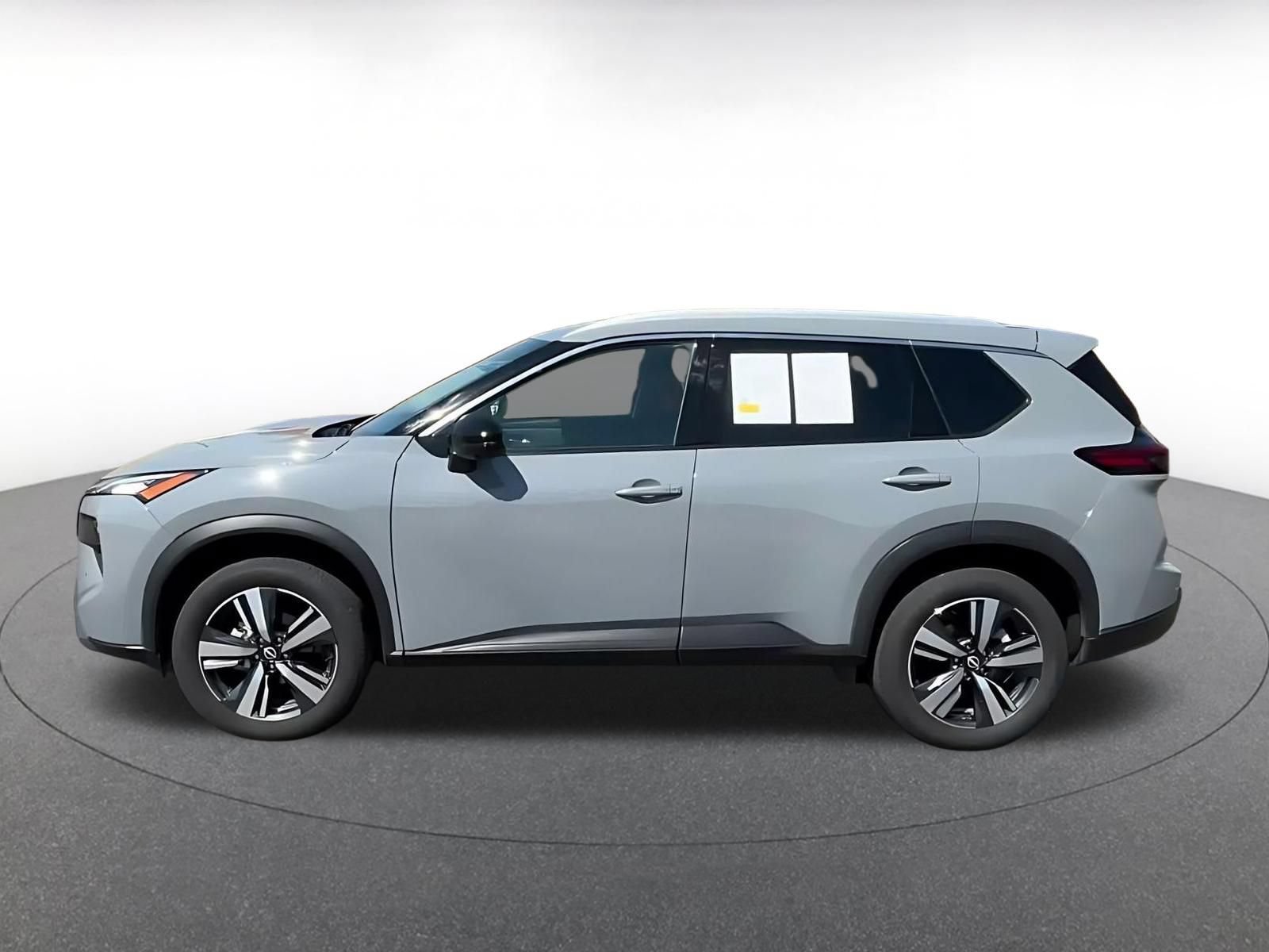 Used 2026 Nissan Rogue SL FWD image 8