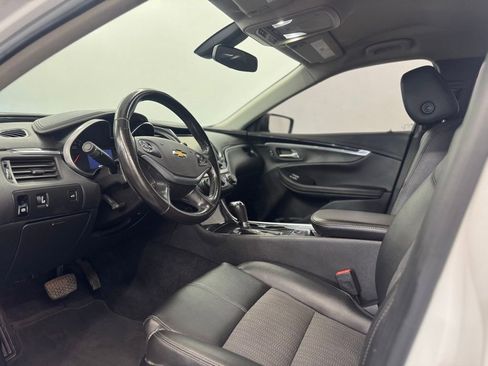 Used 2019 Chevrolet Impala LT FWD image 6