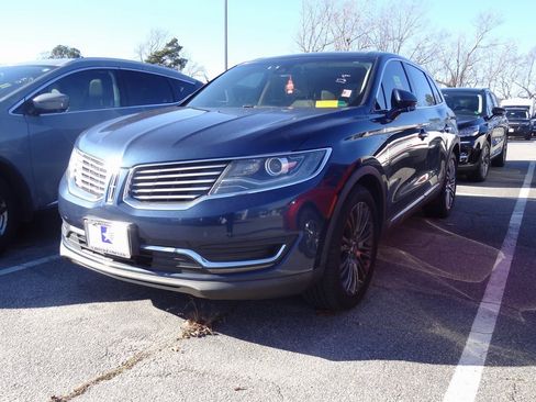 Used 2017 Lincoln MKX Reserve w/ Lincoln MKX Climate Package image 3