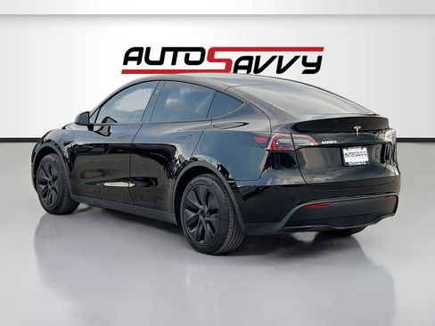 Used 2025 Tesla Model Y Long Range RWD image 5