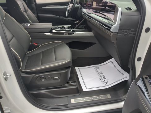 Certified 2025 Cadillac Escalade Sport AWD/4WD image 27