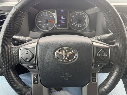 Used 2019 Toyota Tacoma 4D Double Cab image 21