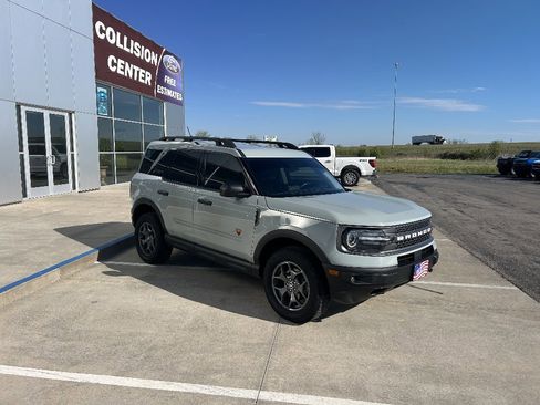 Used 2023 Ford Bronco Sport Badlands image 7