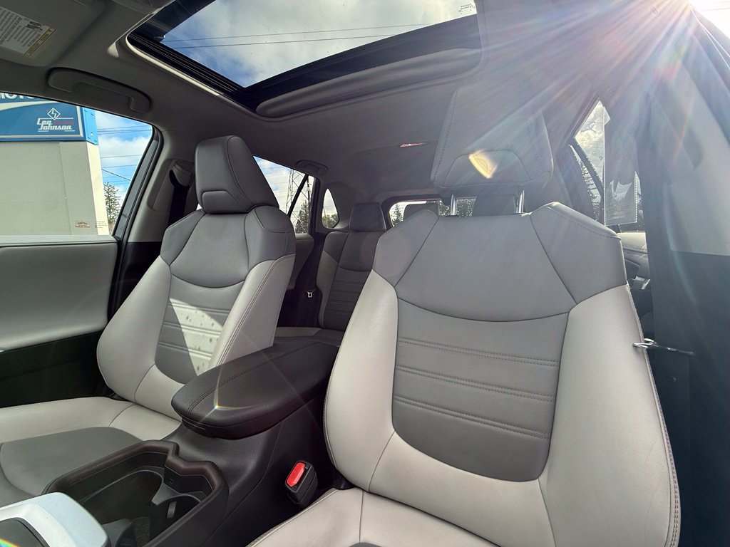 Used 2019 Toyota RAV4 Limited AWD/4WD image 14