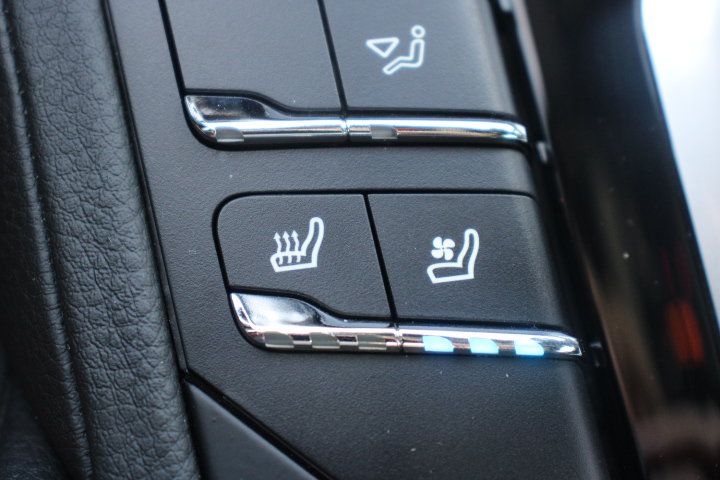 Used 2016 Porsche Cayenne AWD/4WD image 30
