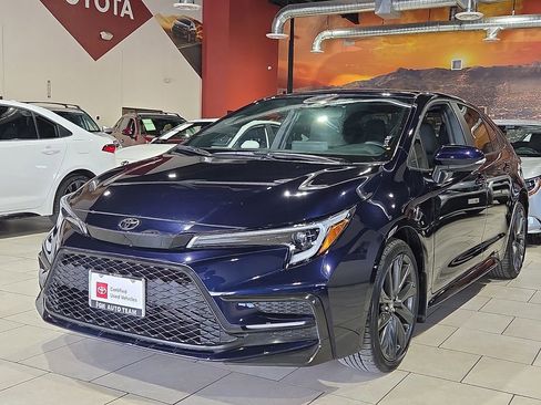 Certified 2025 Toyota Corolla SE image 1