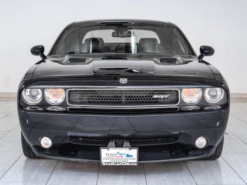 Used 2009 Dodge Challenger SRT8 w/ SRT Option Group II RWD image 3