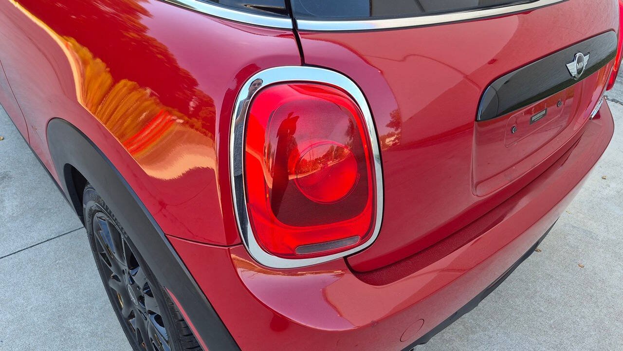 Used 2018 MINI Cooper 2-Door Hardtop FWD image 16