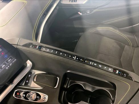 Used 2022 Chevrolet Corvette Stingray Premium Conv w/ Z51 Performance Package image 30