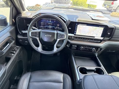 Used 2024 Chevrolet Silverado 2500 LT w/ Midnight Edition AWD/4WD image 12