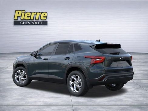 New 2026 Chevrolet Trax LS w/ LS Convenience Package FWD image 3