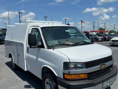 New 2025 Chevrolet Express 3500 w/ Power Convenience Package