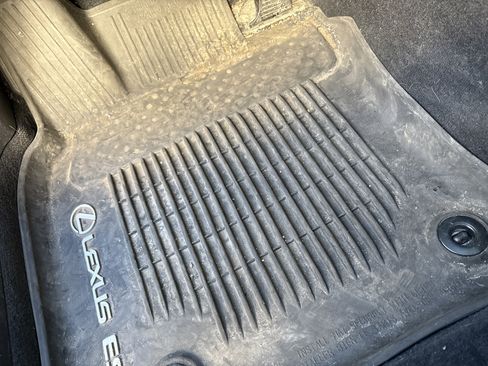 Used 2020 Lexus ES 300h w/ Premium Package image 17