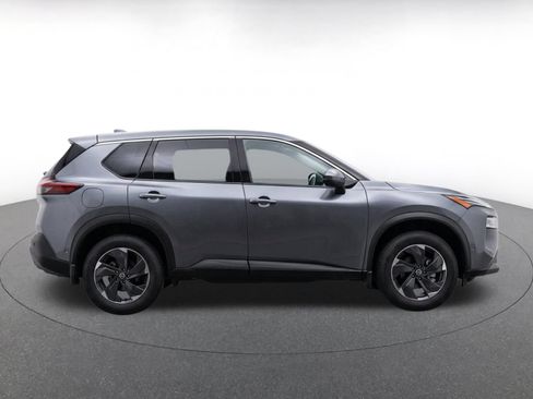 Used 2025 Nissan Rogue SV AWD/4WD image 10