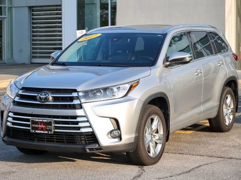 Used 2017 Toyota Highlander Limited AWD/4WD image 26