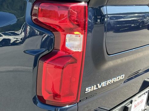 Used 2023 Chevrolet Silverado 1500 ZR2 w/ Technology Package AWD/4WD image 9