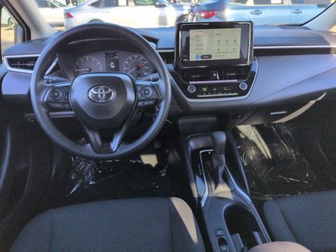 Used 2025 Toyota Corolla LE image 21