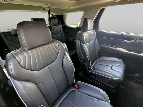 Used 2023 Hyundai Palisade Limited FWD image 18