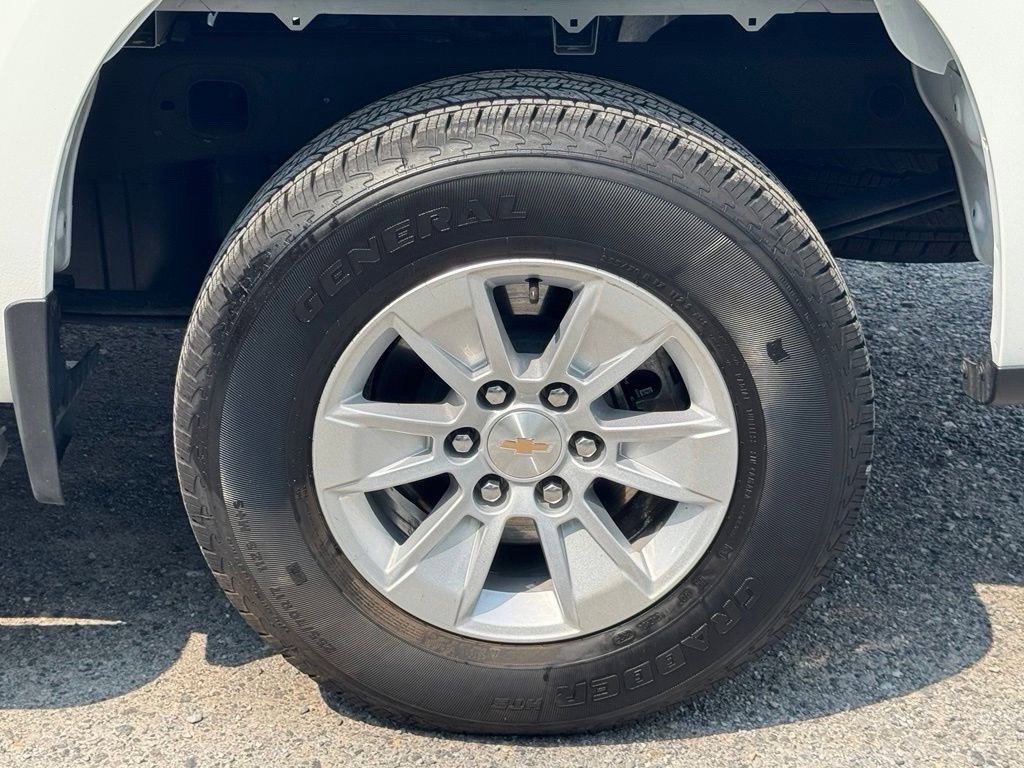 Used 2025 Chevrolet Silverado 1500 W/T RWD image 3